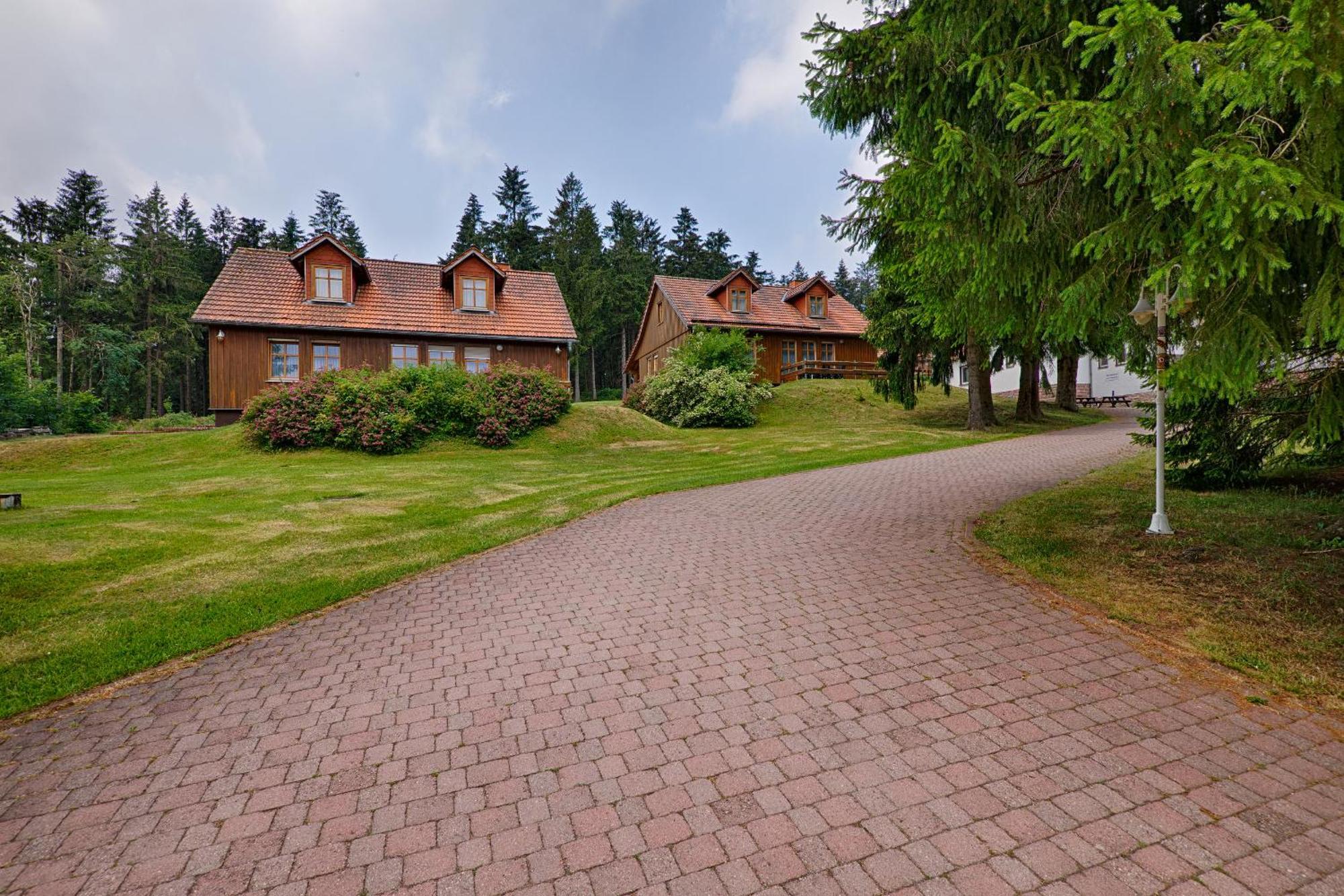 Hotel Und Berggasthof Spiessberghaus Friedrichroda Exterior photo