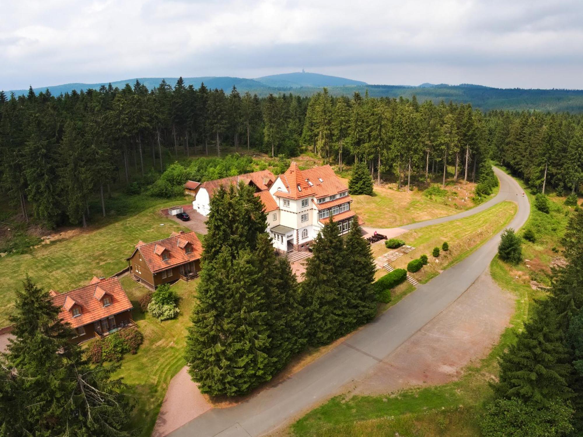 Hotel Und Berggasthof Spiessberghaus Friedrichroda Exterior photo